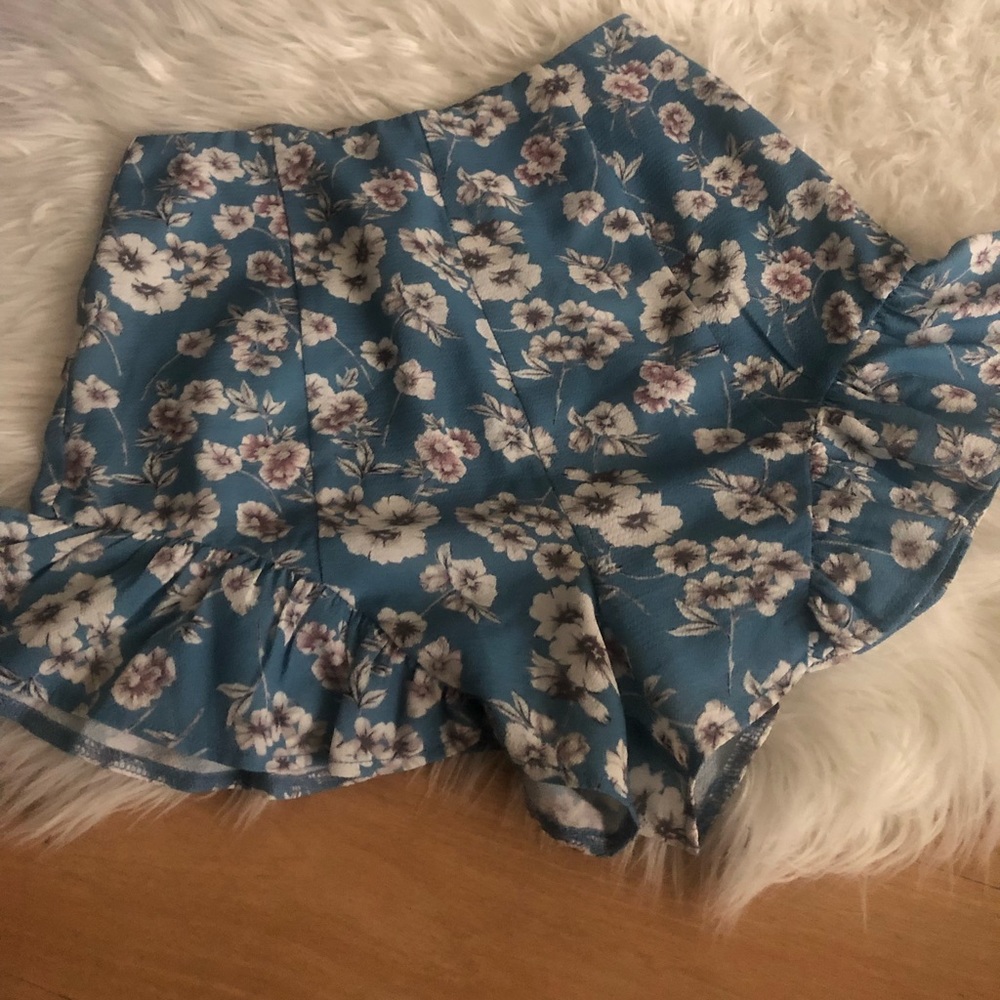 Tiger Mist ruffle shorts